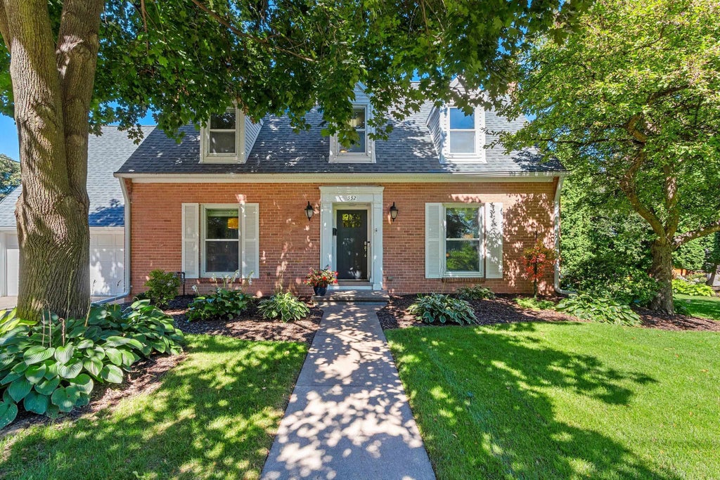 552 Riverway, MENASHA