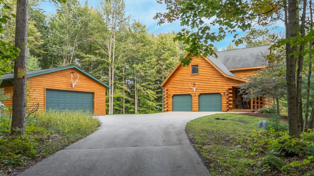 3812 Brehmer Road, OCONTO