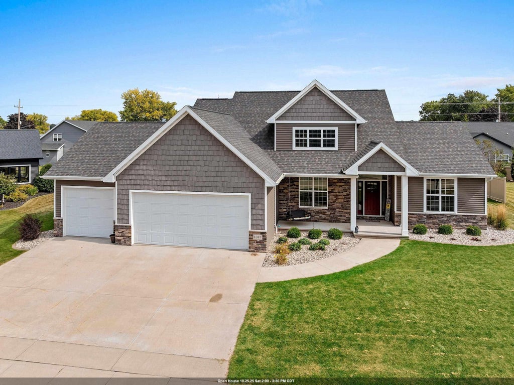 1013 Harvest Trail, APPLETON