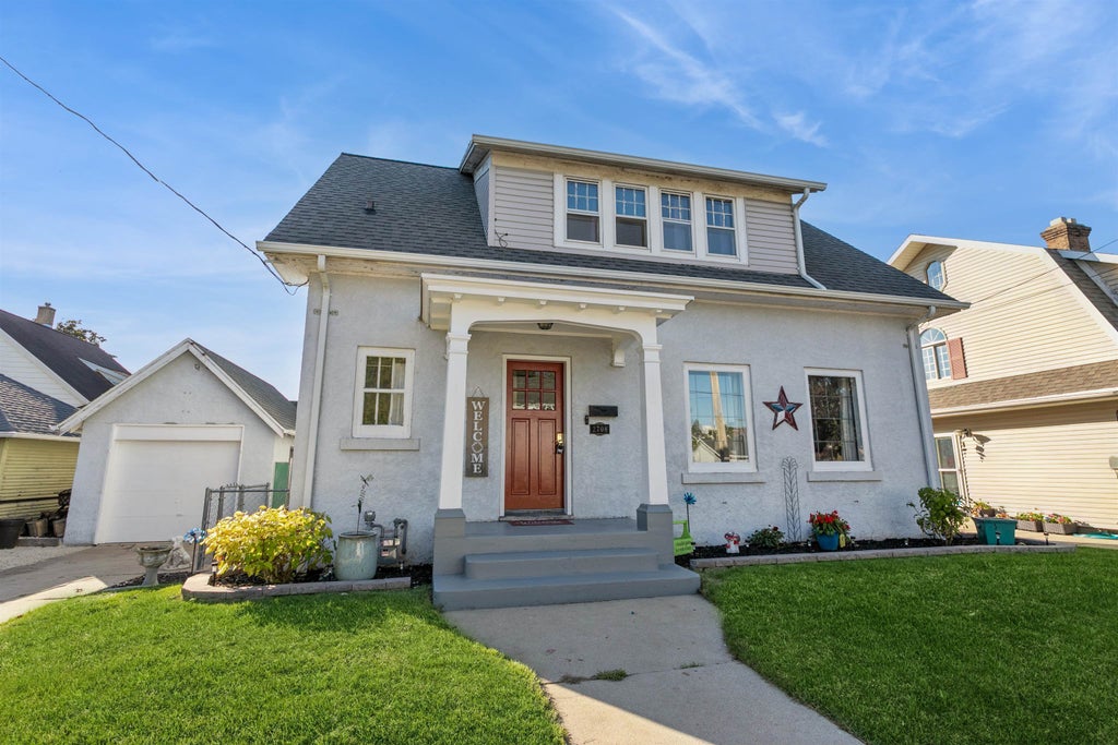 2708 School Street, TWO RIVERS