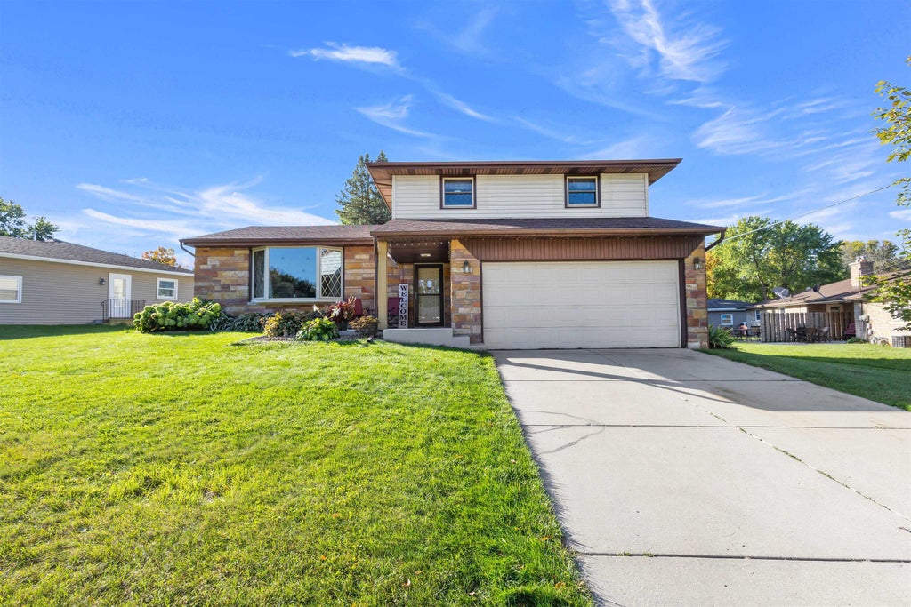 2932 Suzanne Court, GREEN BAY