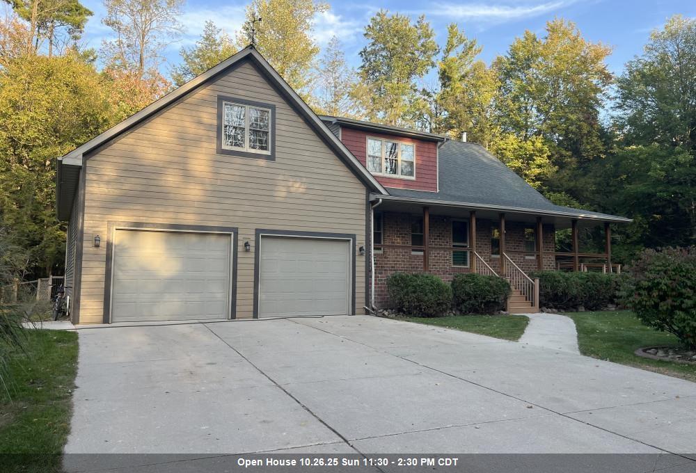 3854 Lark Road, SUAMICO