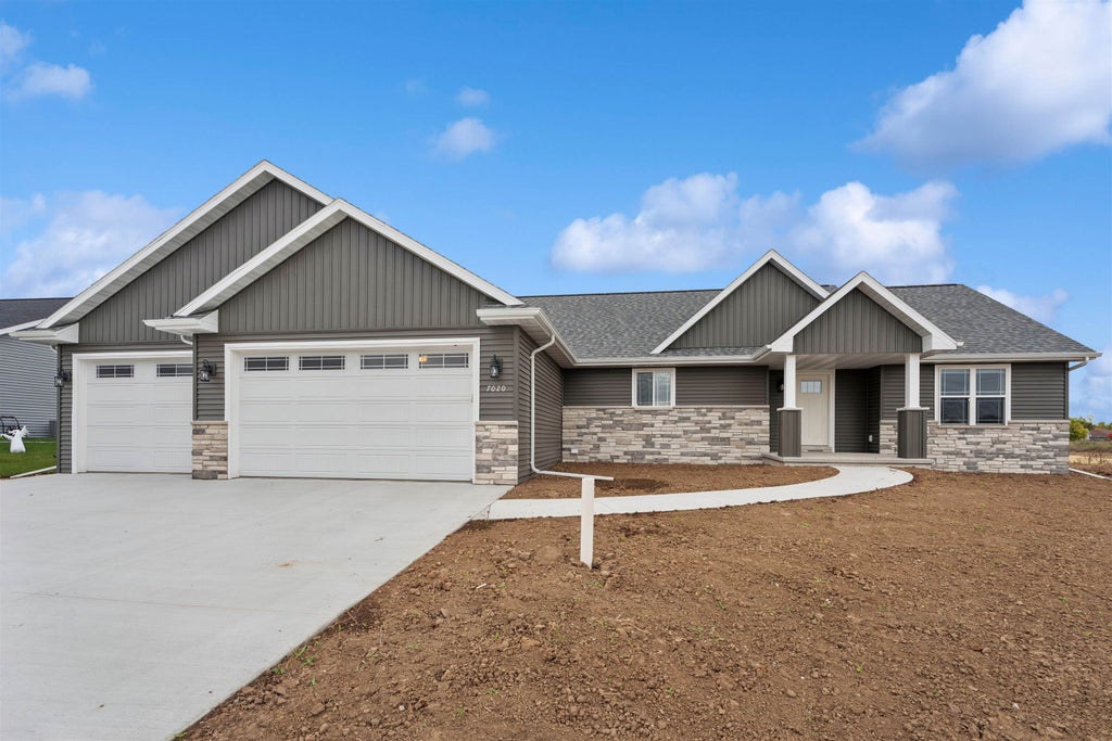 W7020 Jaclyn Lane, GREENVILLE