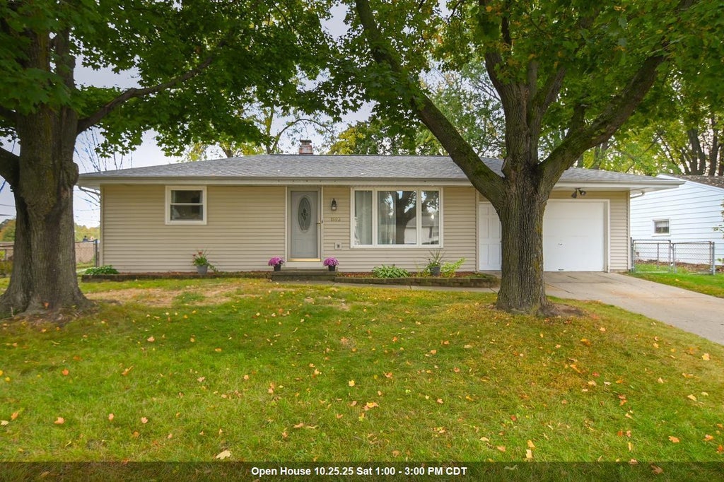 1593 Bond Court, GREEN BAY