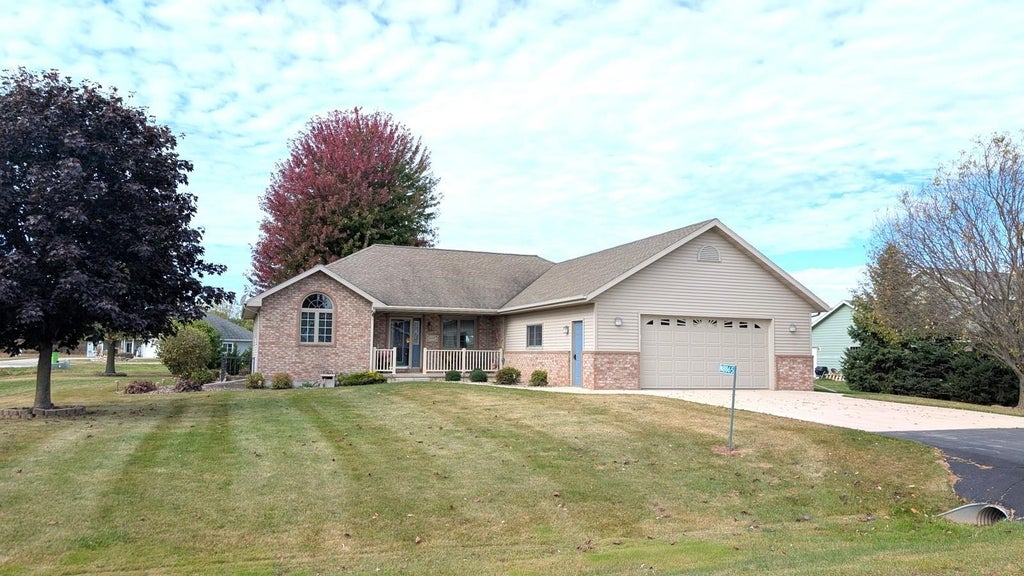 N8865 Tiffany Lane, BRILLION