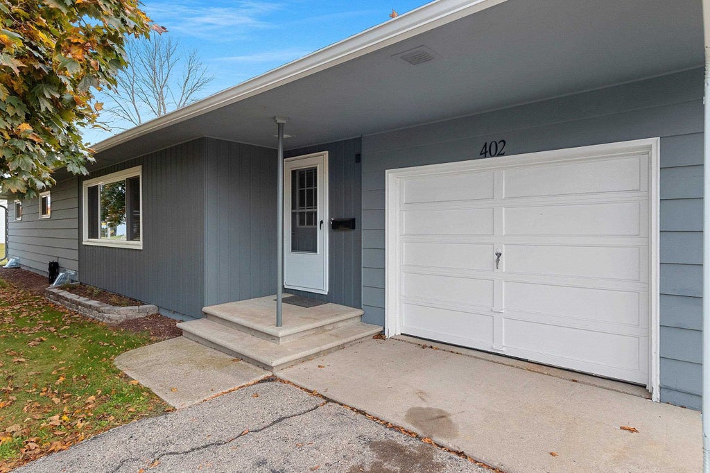 402 Farnsworth Avenue, OCONTO