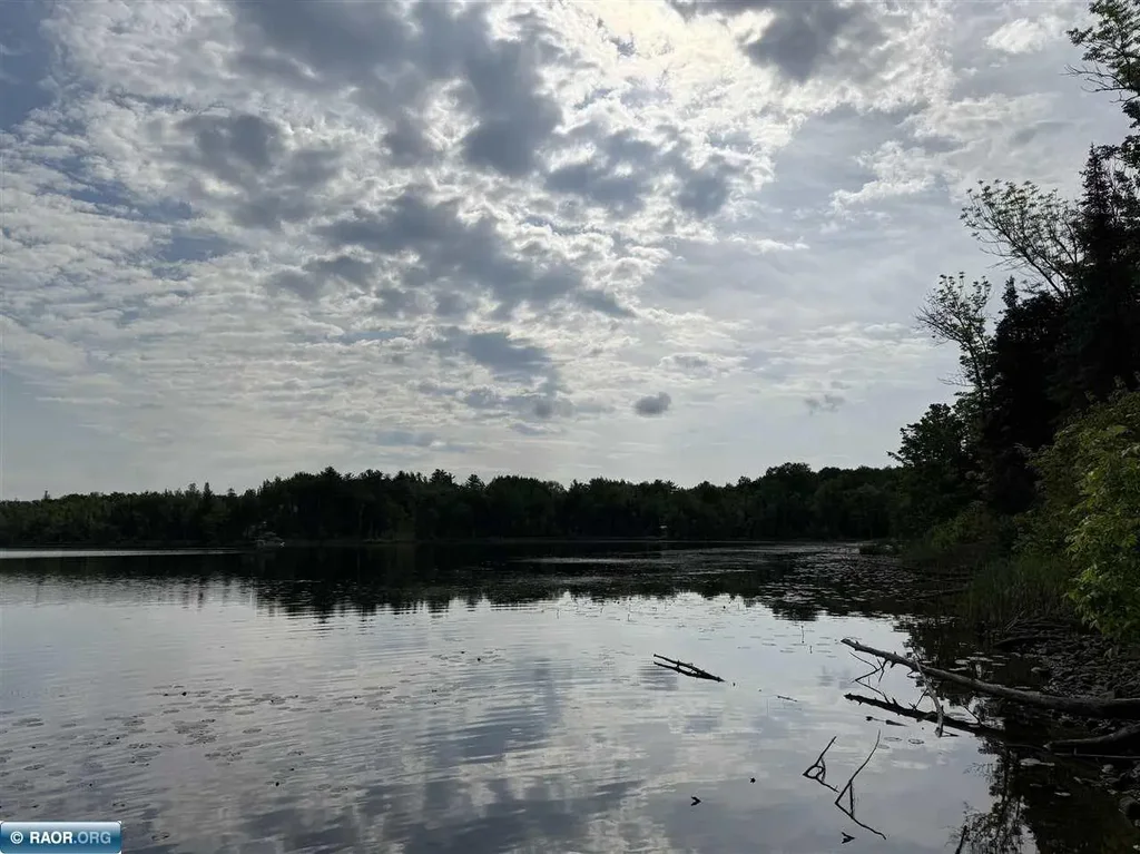 8623 Labrador Ct, Mt Iron