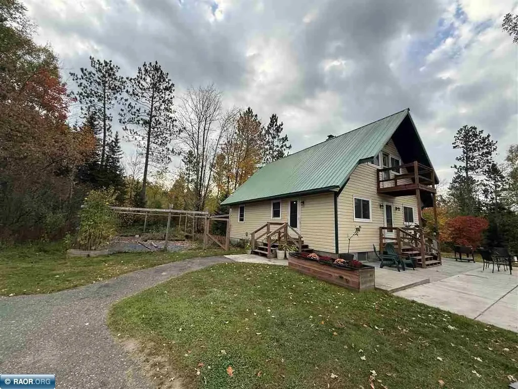 17801 County Road 433, Swan River