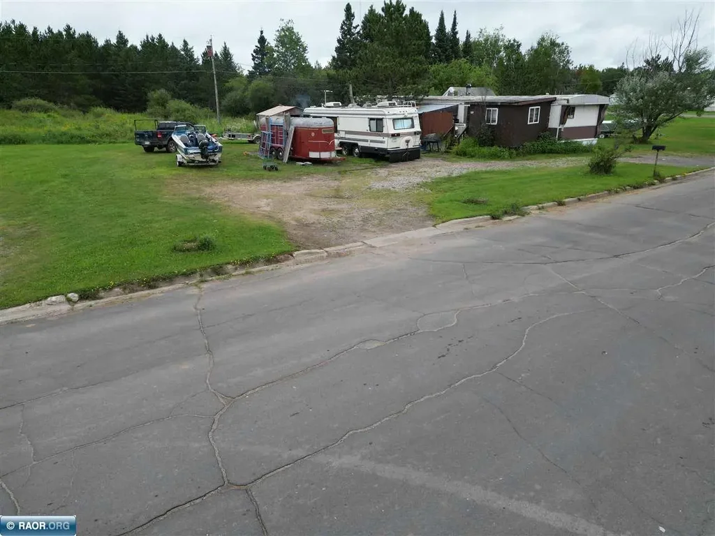 408 S 2nd St, Aurora