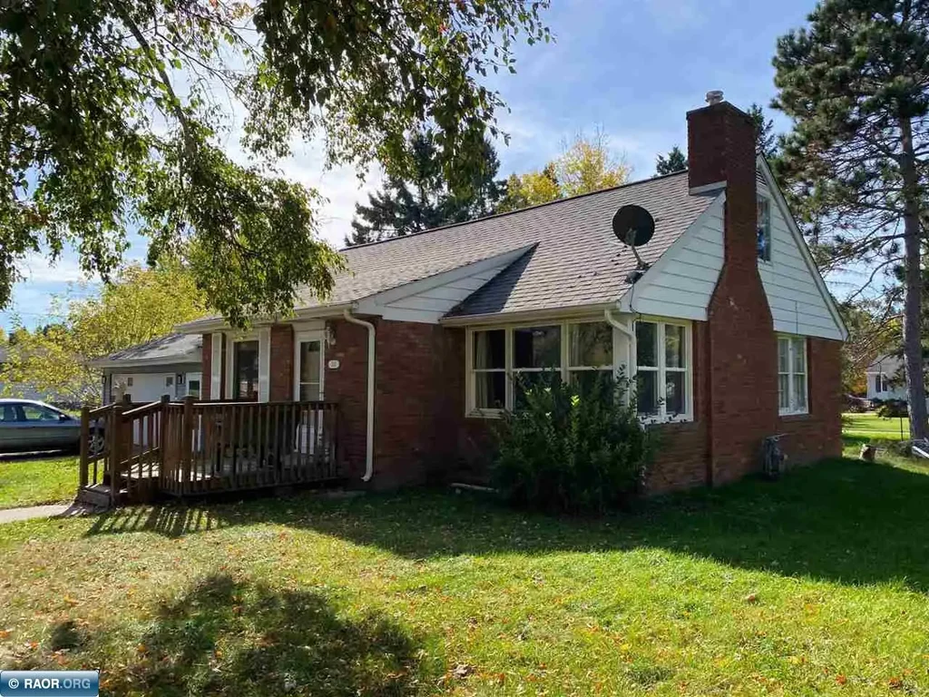 213 S 2nd St W, Aurora