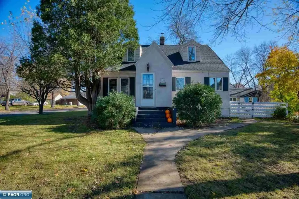 2802 2nd Ave, Hibbing