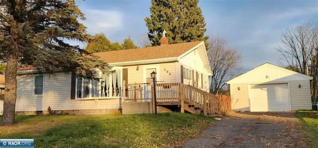 306 S 2nd Street, Aurora