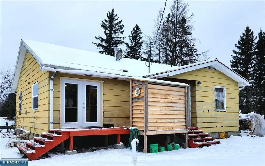 3670 County Road 97, International Falls