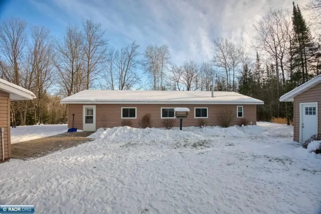 26756 County Rd 16, Hibbing