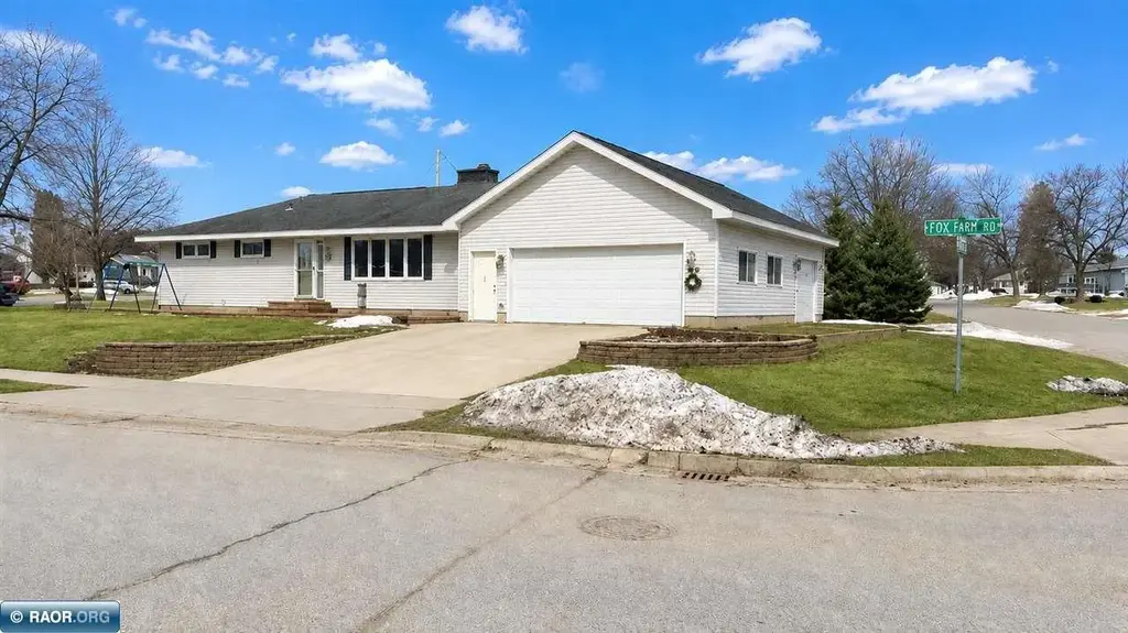300 Coventry, Hoyt Lakes