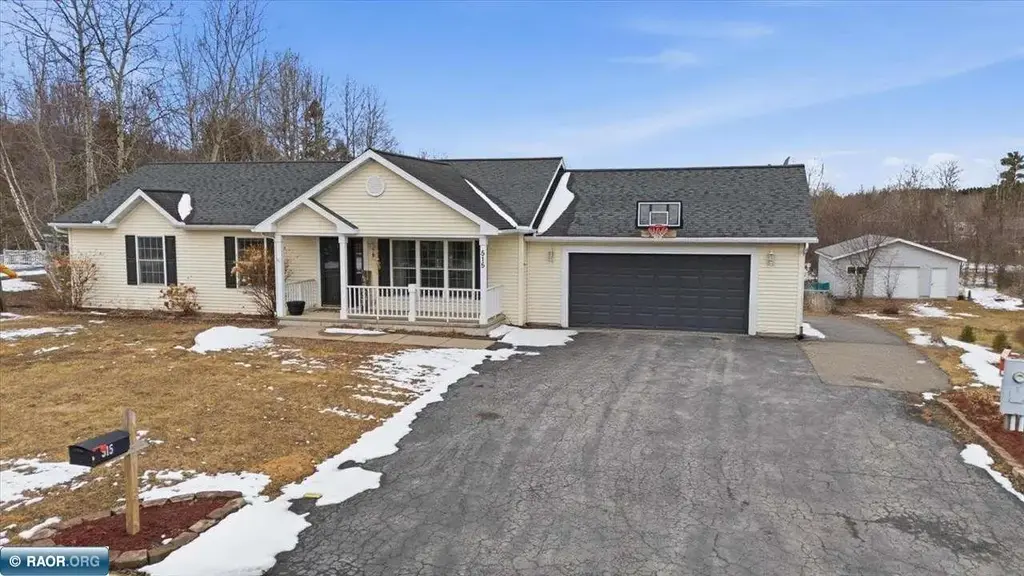 515 W 15th Ave, Eveleth