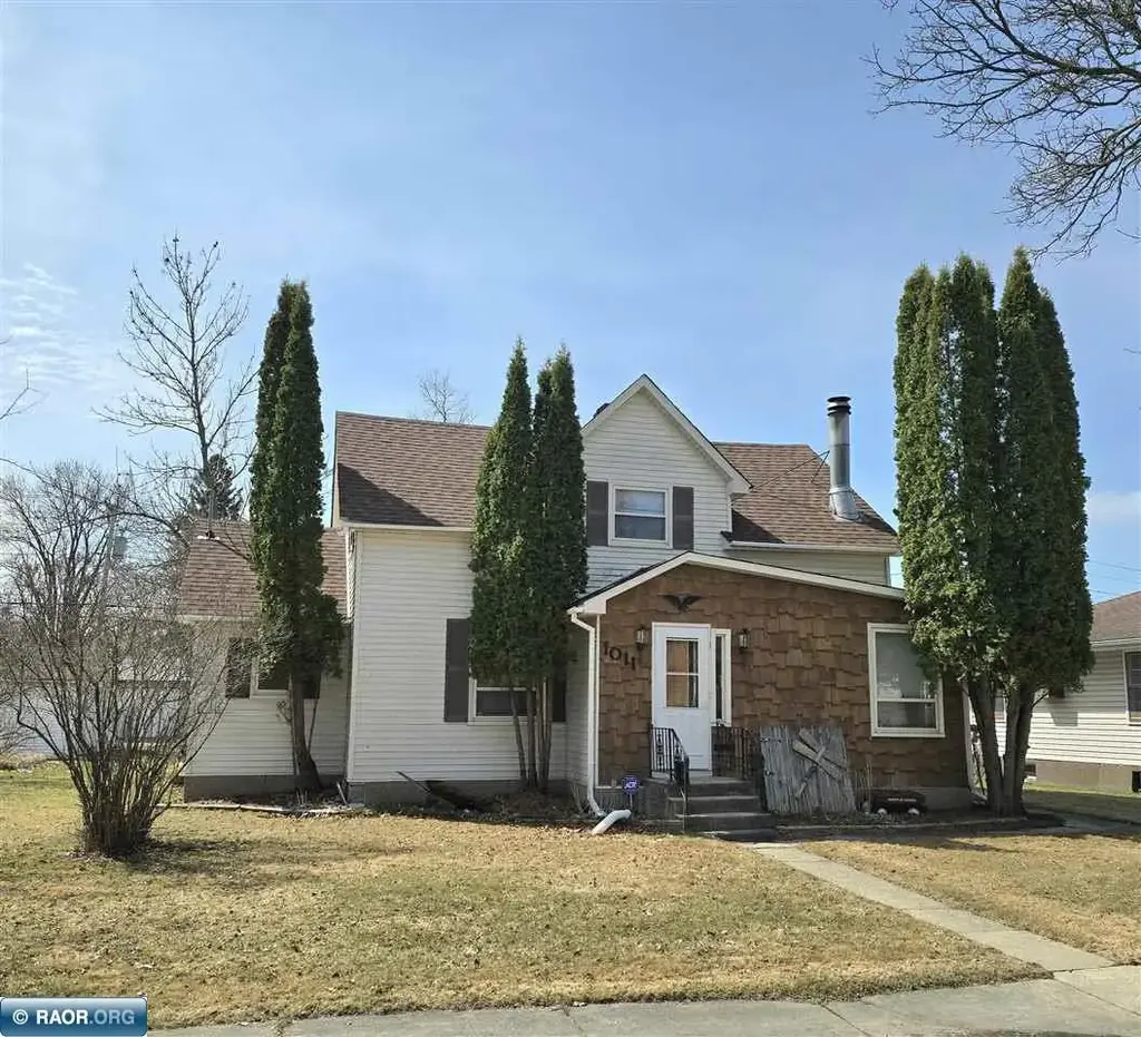 1011 10th Street, International Falls
