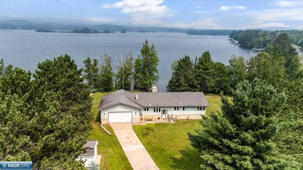 7473 Ely Lake Dr, Eveleth