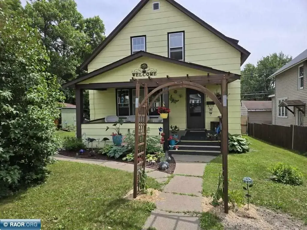 324 E White St, Ely
