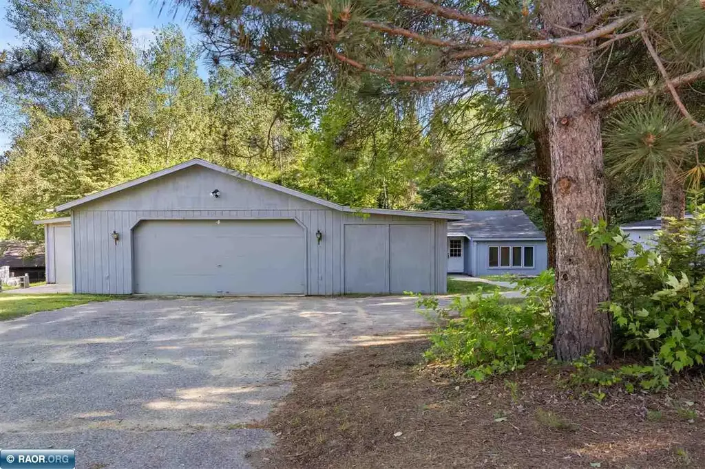 7860 Pine Drive, Eveleth