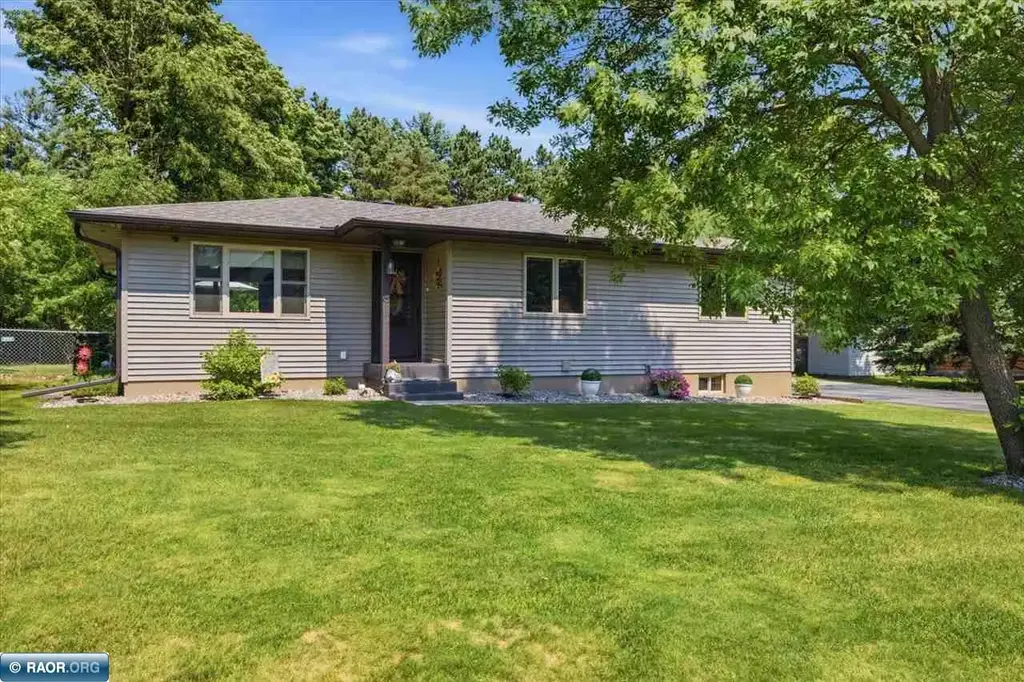 4494 Woodlawn Cir, Eveleth