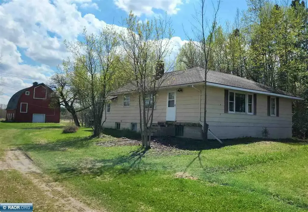 3751 Highway 53, International Falls