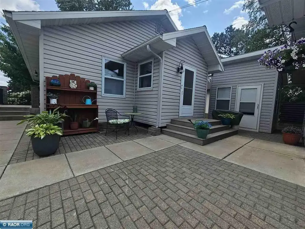701 N Auburn Ave, Eveleth