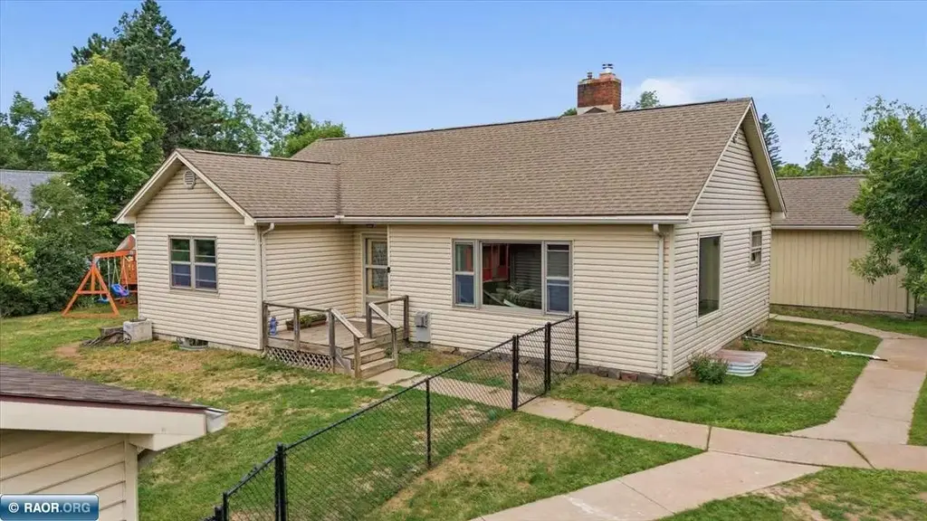 107 S Elba Ave, Eveleth