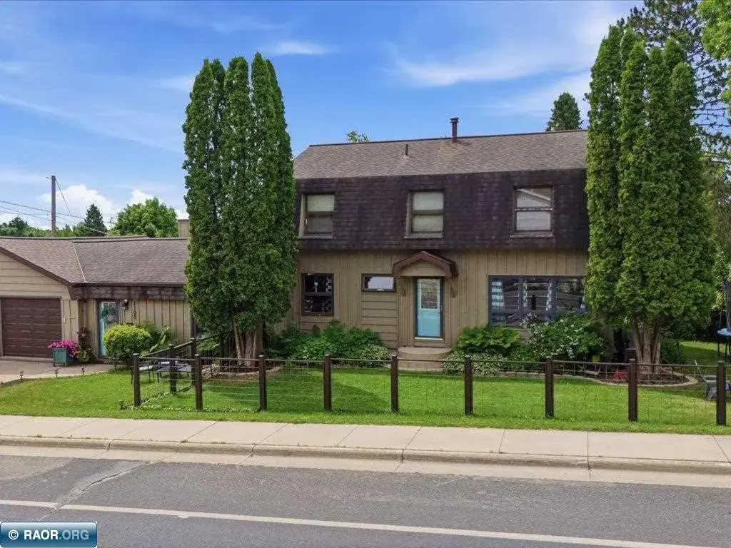 1100 Jones Street, Eveleth