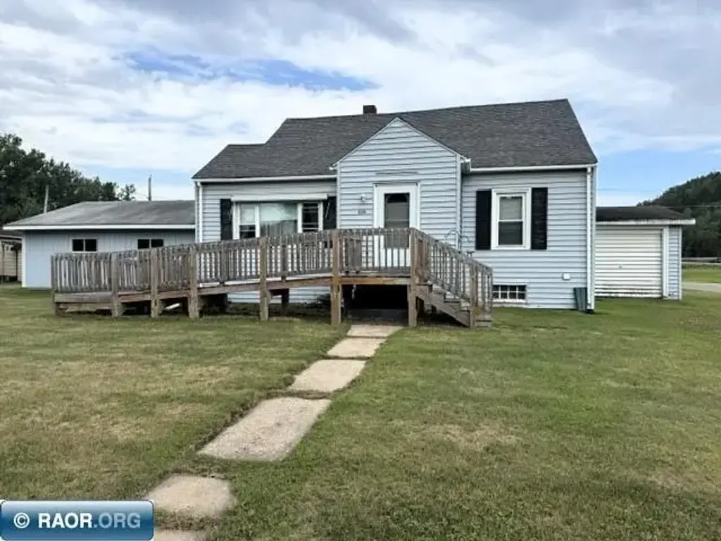 997 S Gary St, Calumet