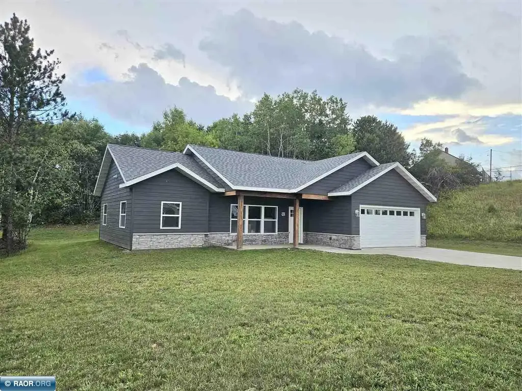 912 Carter Circle, Eveleth