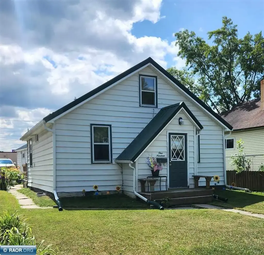 119 13th Street, International Falls