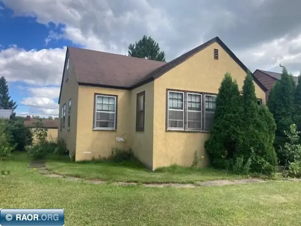 626 1st St, Nashwauk