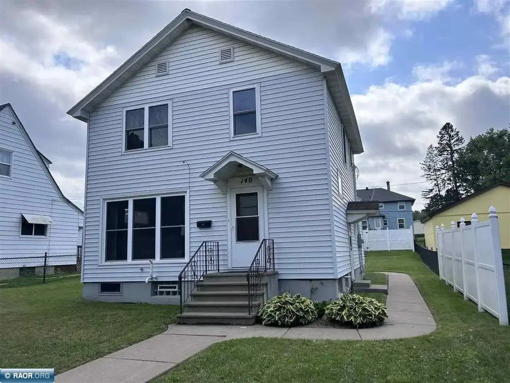 140 2nd St N, Eveleth