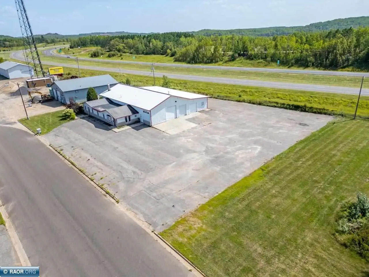 101 E Iron Drive, Chisholm