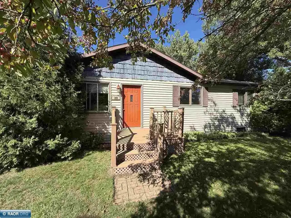 209 17th Avenue, Eveleth