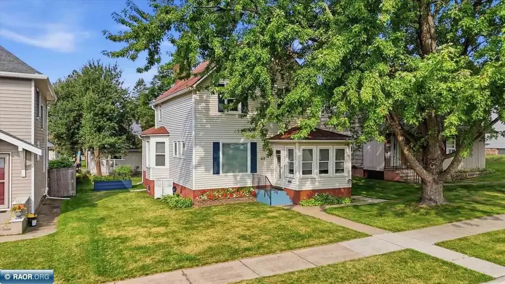 217 Chandler Ave, Eveleth