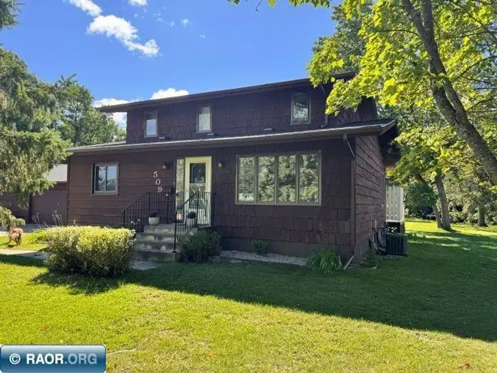 509 12th St Nw, Chisholm
