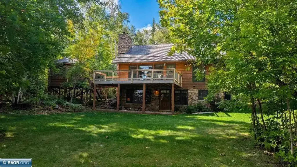 1809 Everett Bay Road, Tower