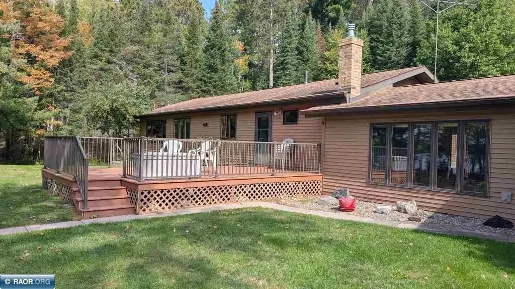 7723 Sunset Trail, Britt
