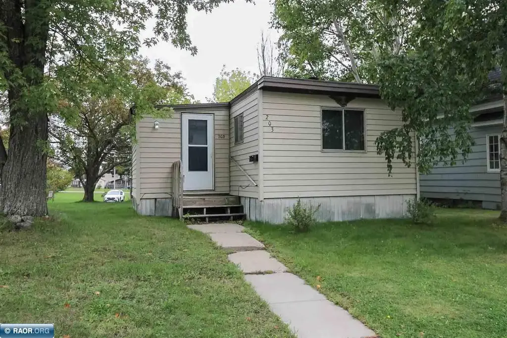 203 3rd Avenue, Biwabik
