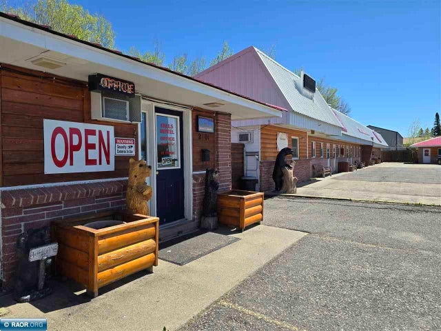 2101 Second Avenue, International Falls