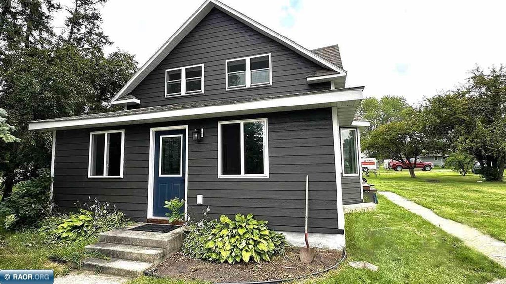 214 2nd Ave Ne, Baudette