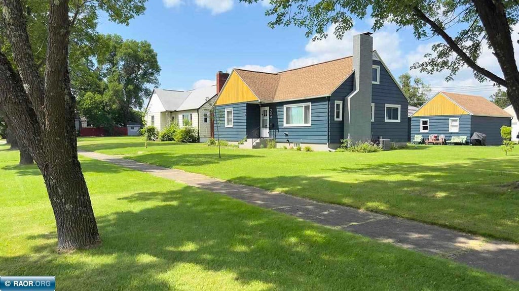 204 E Third Avenue North, Aurora