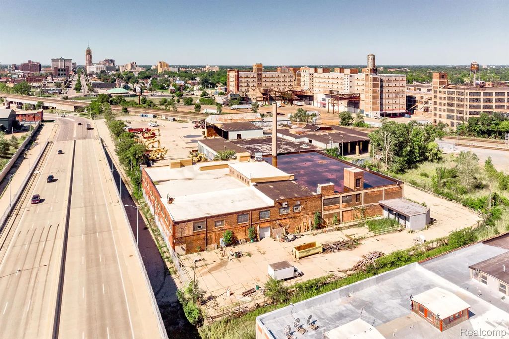 2600 E Grand Boulevard, DetroitCity_Wayne