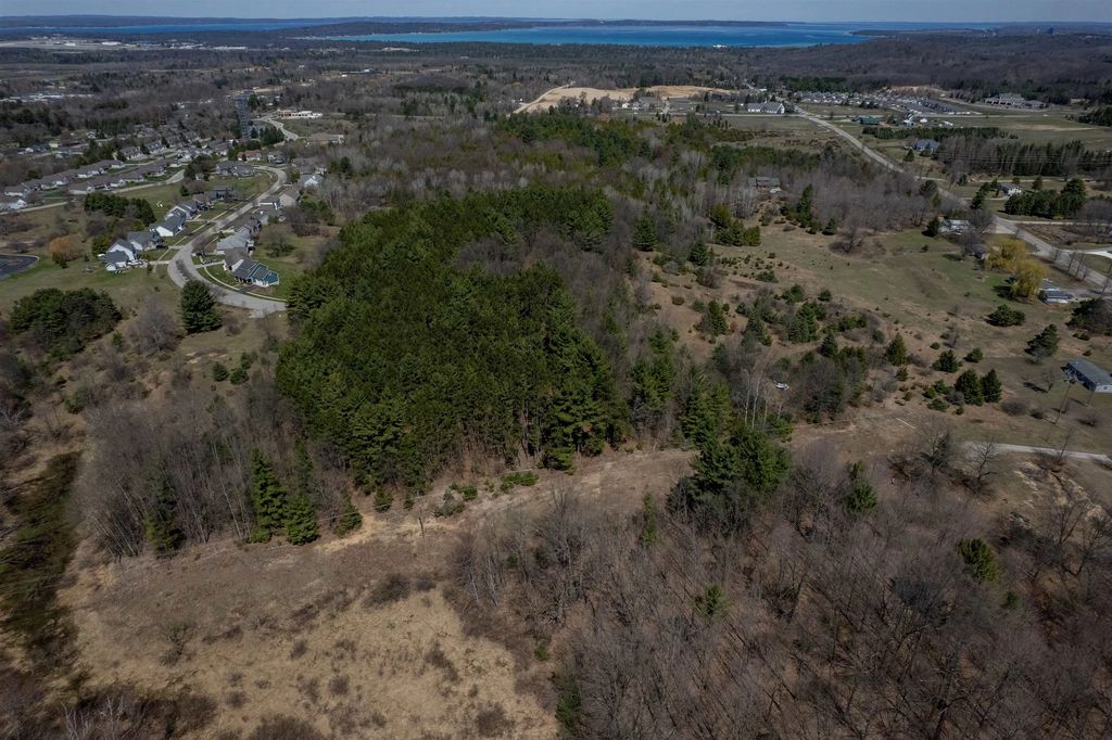 N Four Mile Road, EastBayTownship_GrandTraverse