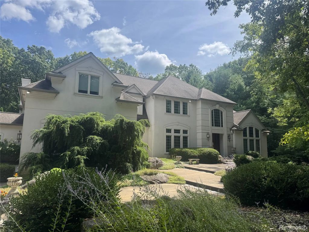 12240 Woodline Drive, FentonCity_Livingston