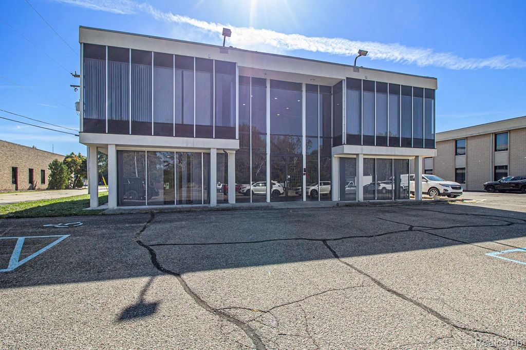 17220 W Twelve Mile Road 210, SouthfieldCity_Oakland