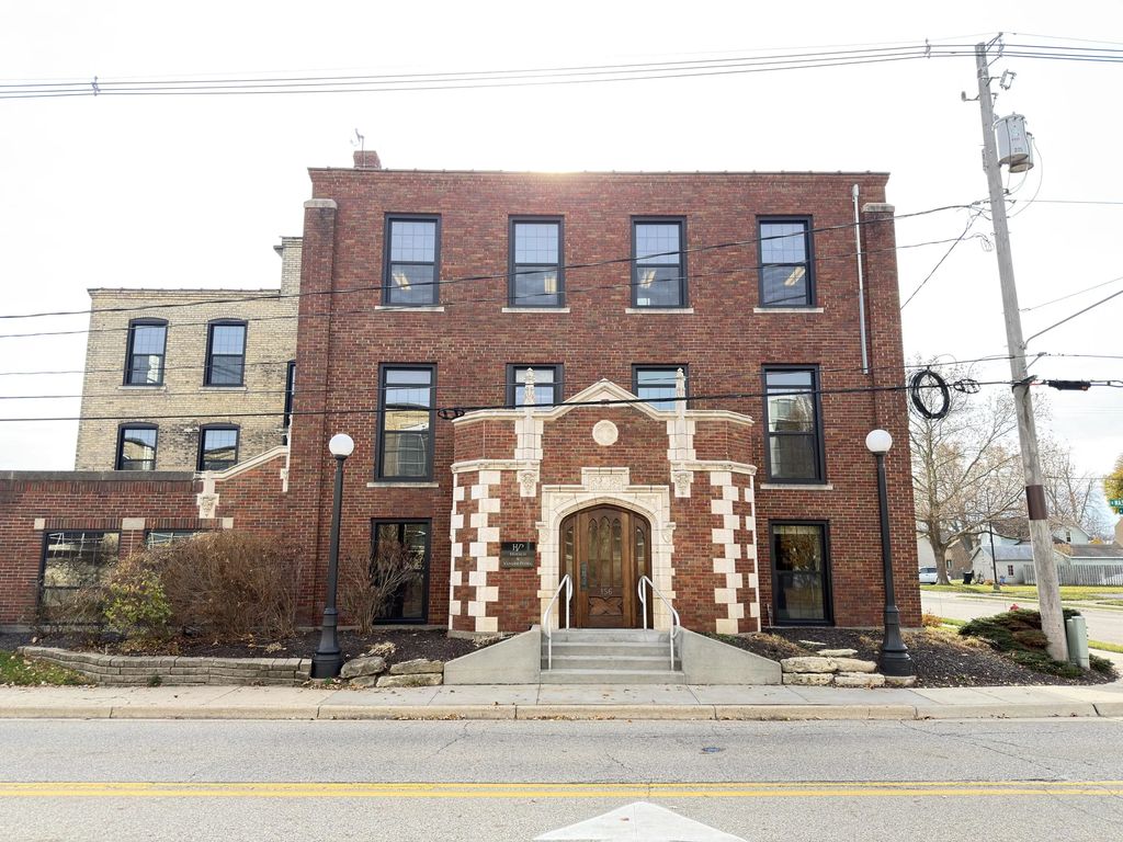 160 W Washington Avenue A, ZeelandCity_Ottawa
