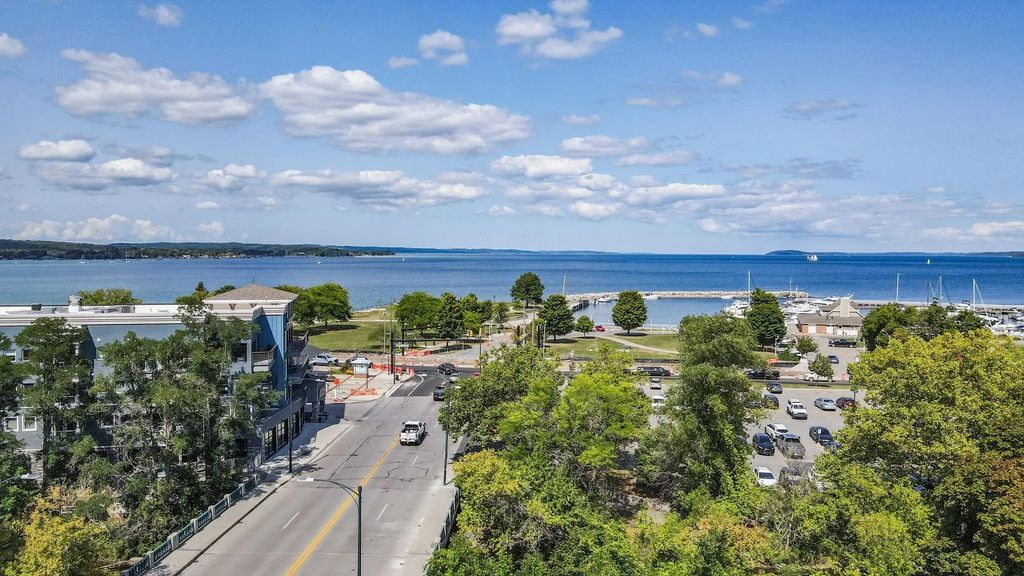 109 E Front Street, TraverseCityCity_GrandTraverse
